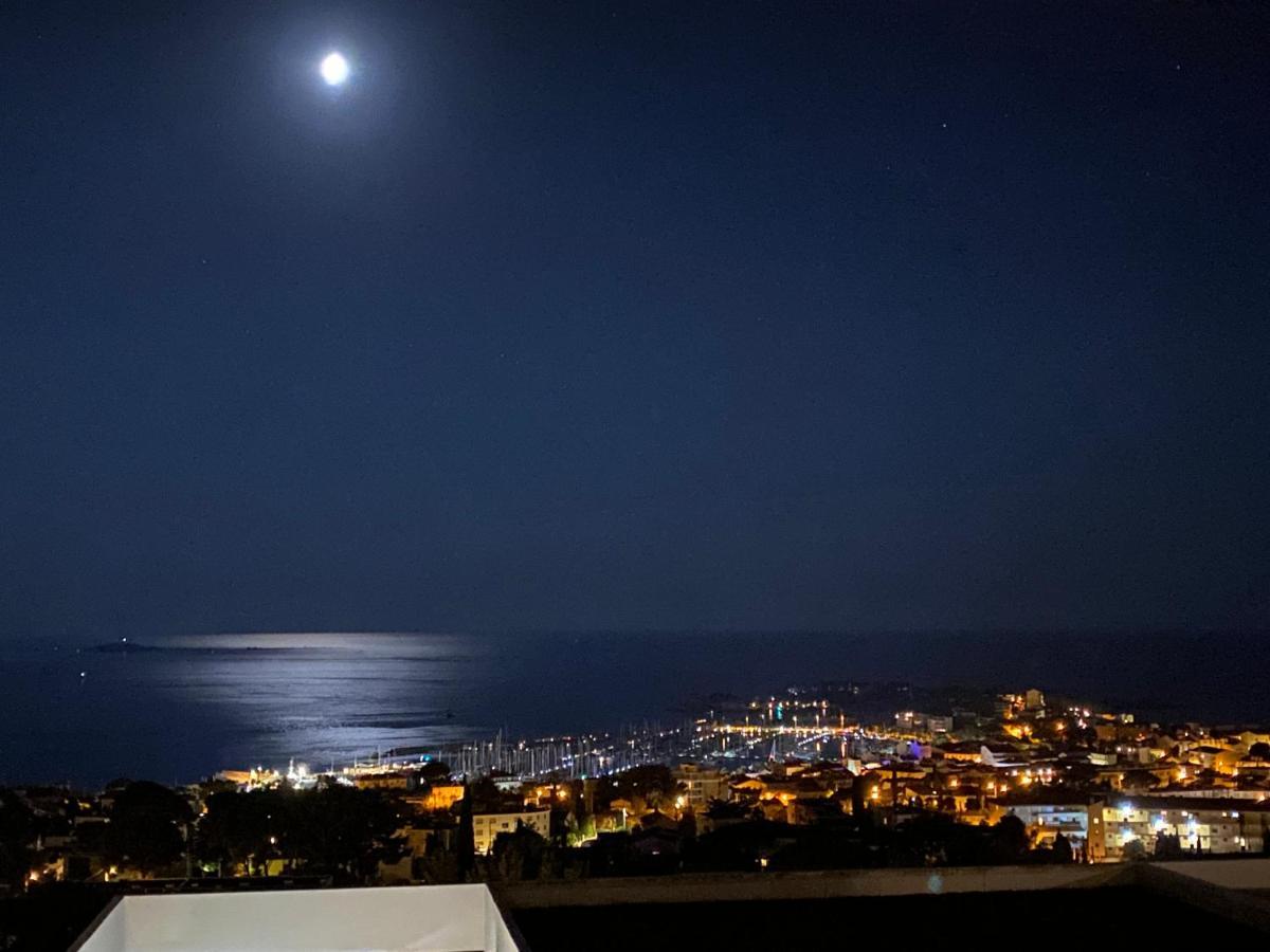 Superbe T2 44M2 - Grande Terrasse Vue Mer Panoramique Exceptionnelle Piscine - Parking Bandol Exterior photo