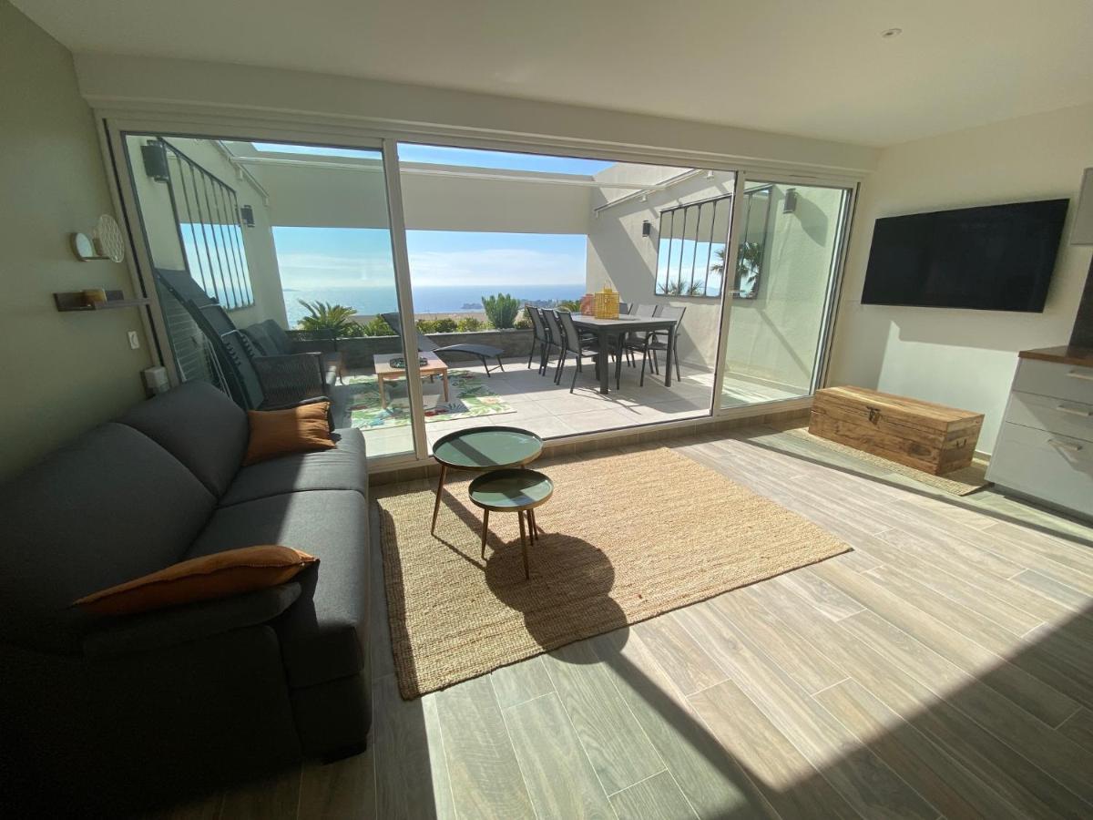 Superbe T2 44M2 - Grande Terrasse Vue Mer Panoramique Exceptionnelle Piscine - Parking Bandol Exterior photo